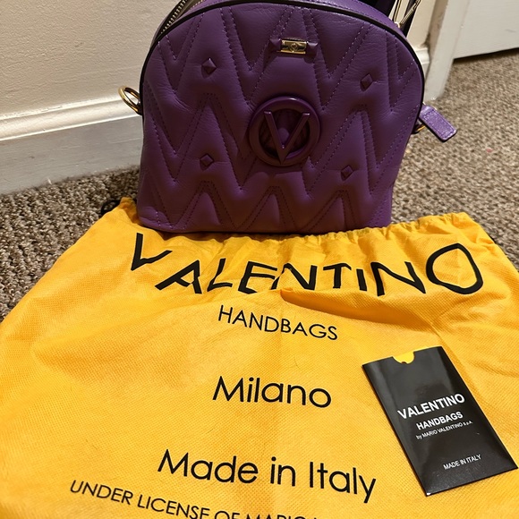 Valentino by Mario Vanlentino purple crossbody NWT - Picture 3 of 4